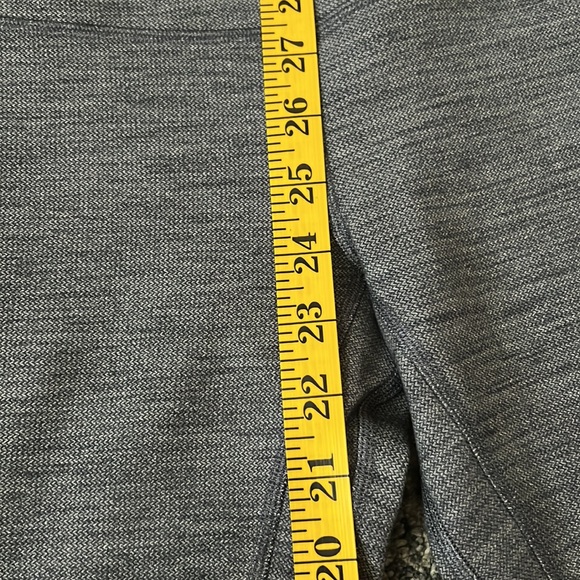 EUC lululemon leggings lined grey in color - Picture 7 of 8